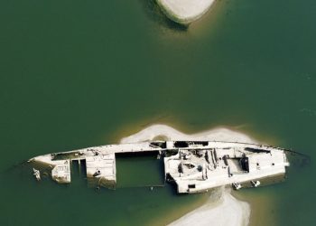 Niedrigwasser legt Nazi-Schiffswracks in der Donau frei